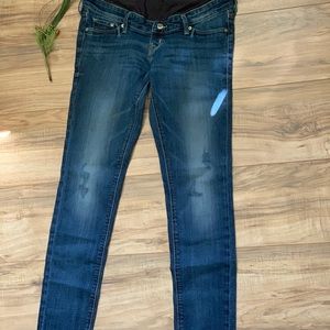 Maternity jeans and shirt